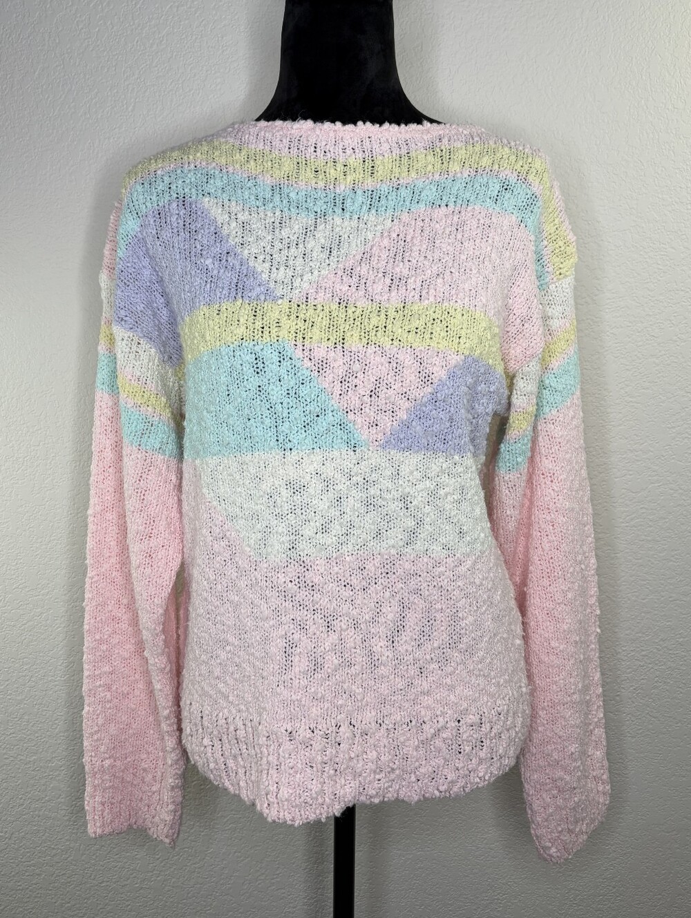 Country Craft 1980's  pastel sweater features a geometric, colorblock S/M